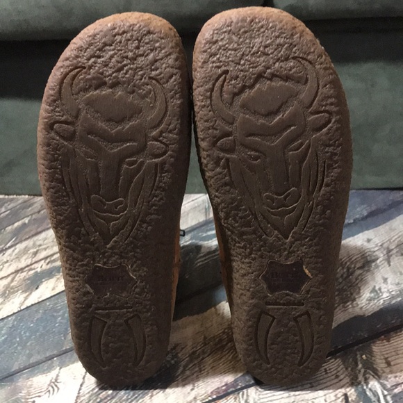 🐬 BORN Brown Leather Shearing Cuff Boots - Picture 10 of 16